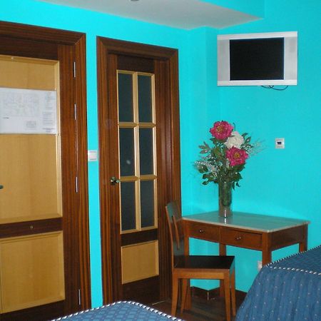 Auto Check In Hotel Las Nieves Jaca Eksteriør bilde