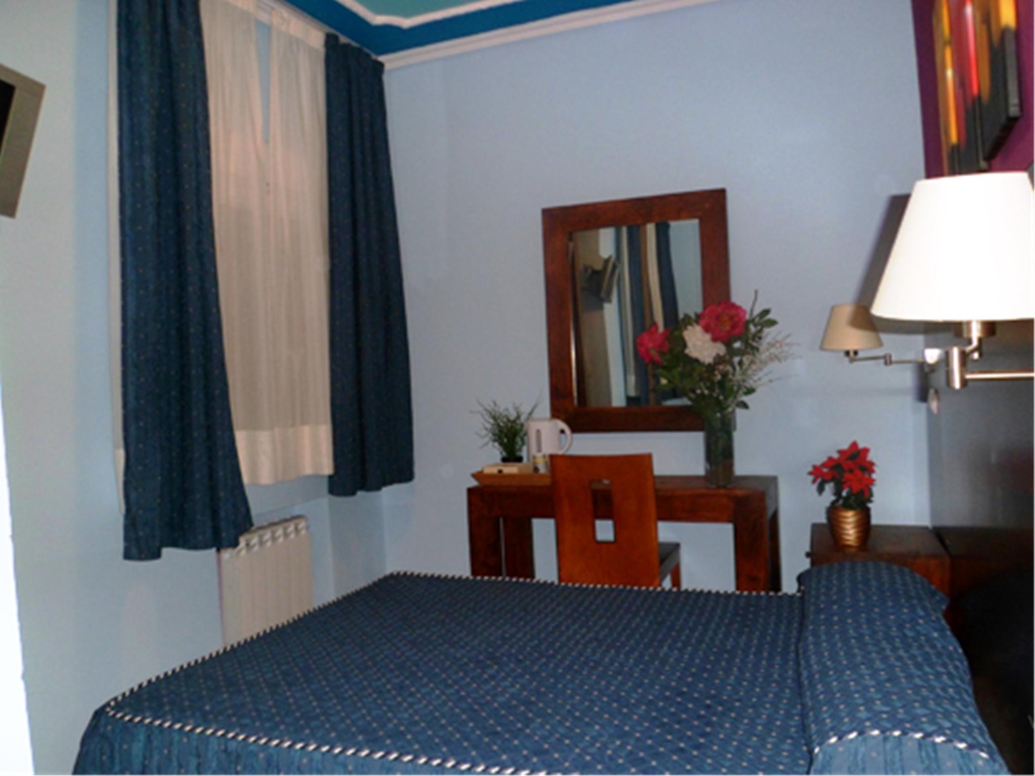 Auto Check In Hotel Las Nieves Jaca Eksteriør bilde